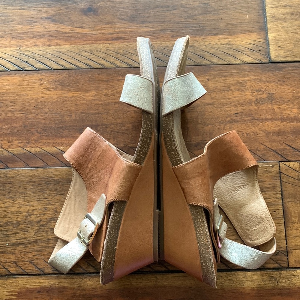 Womens leather sofft wedge sandal